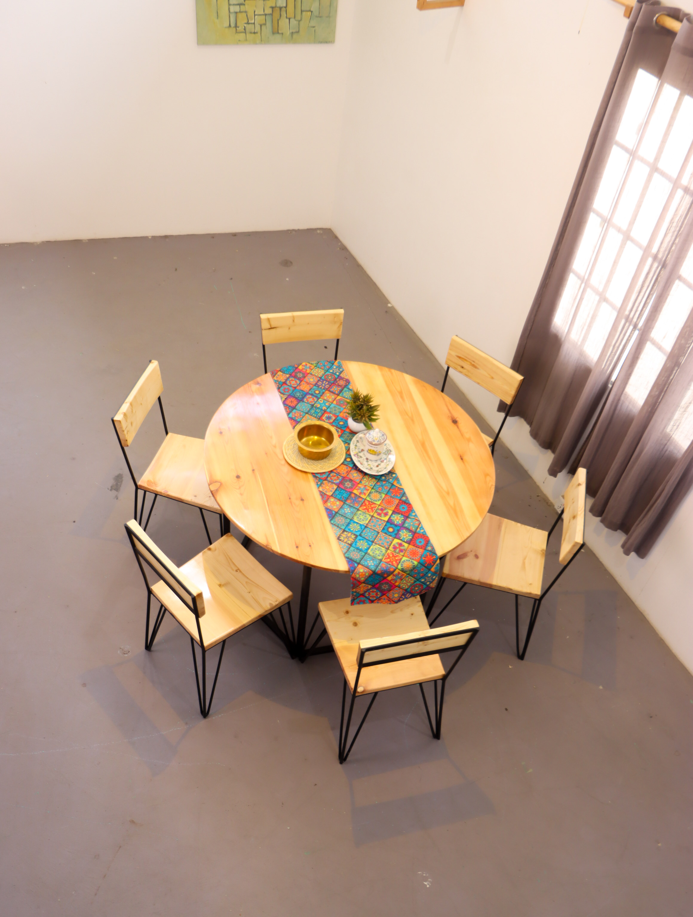Gandaki Round Dining Set