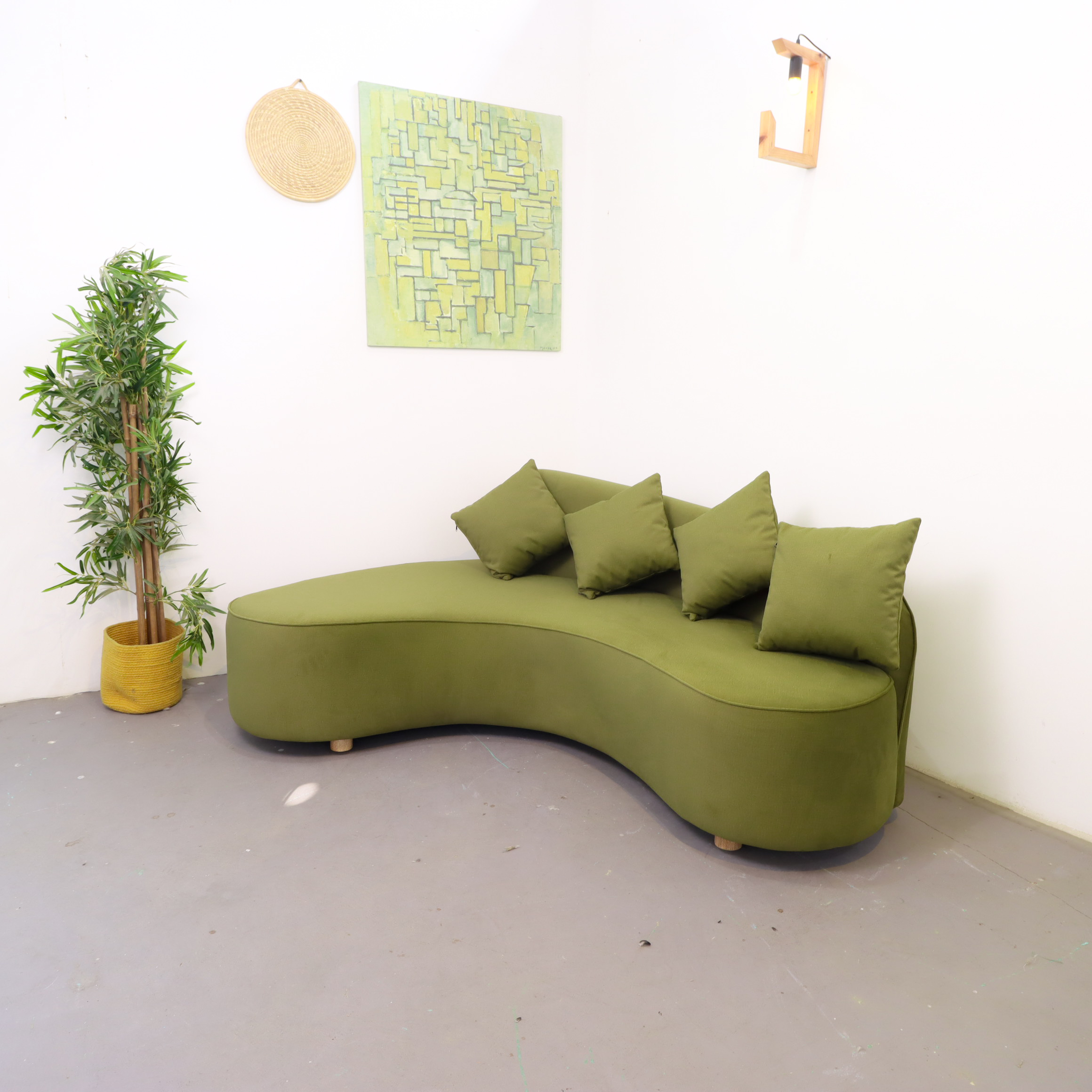 Laxman Couch