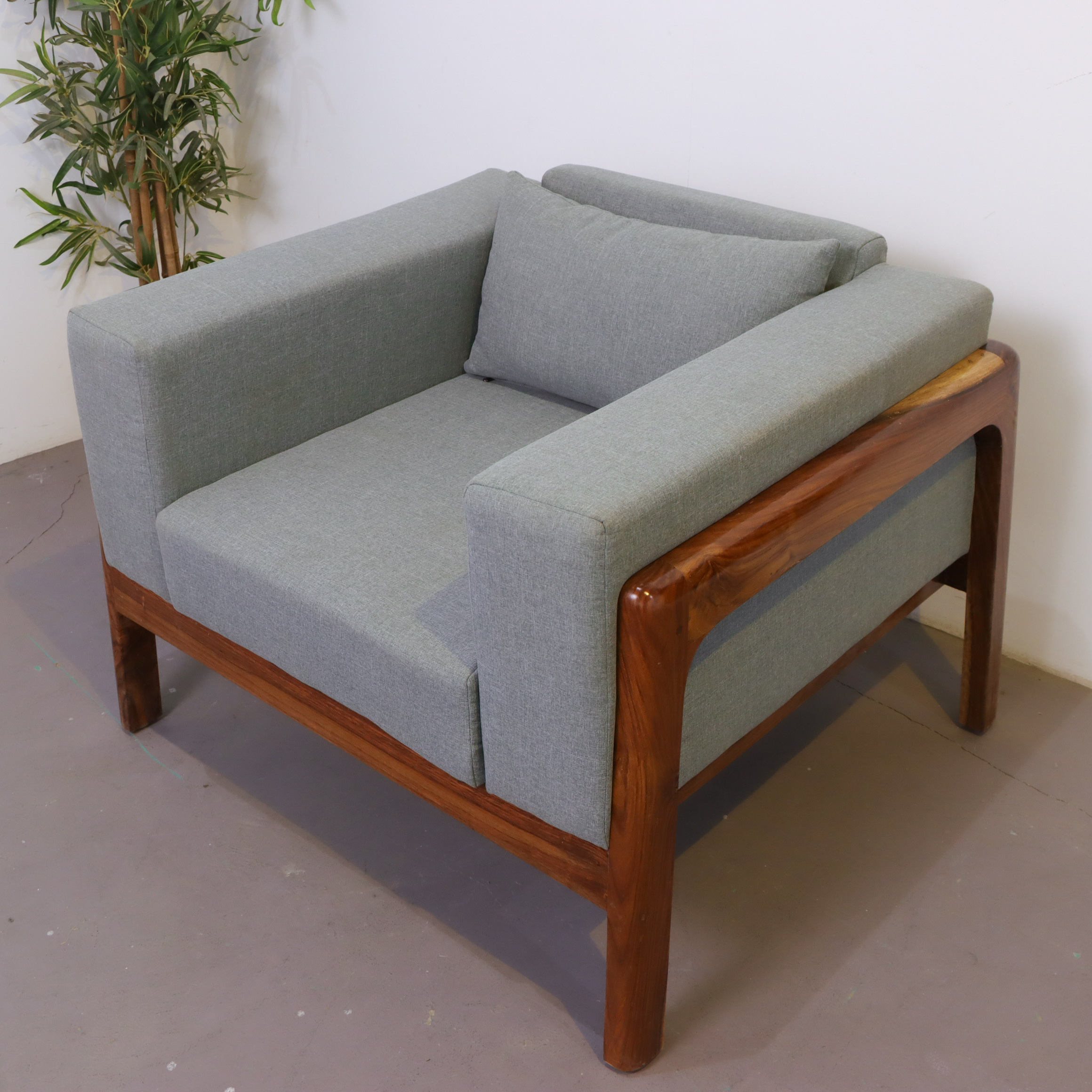 Laxman Single Seater Sofa