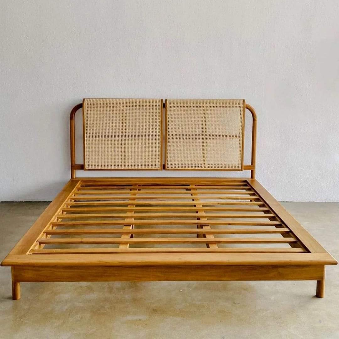 Sapana Bed