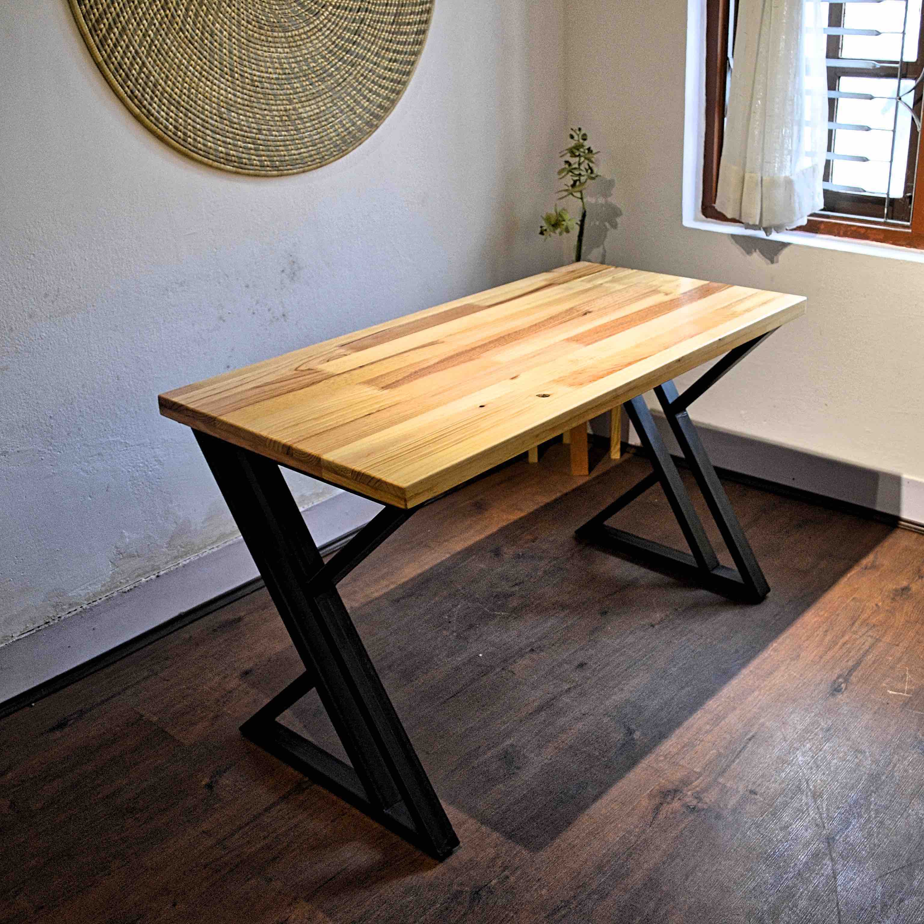 Koshi Table 48x24x30 LBH