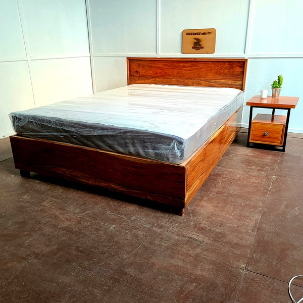 Aashtha Bed